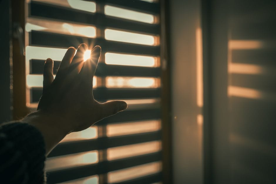 Heizkosten senken ohne zu frieren: Die wirksamsten Handgriffe für Ihr Zuhause